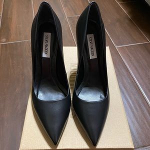 Steve Madden pump